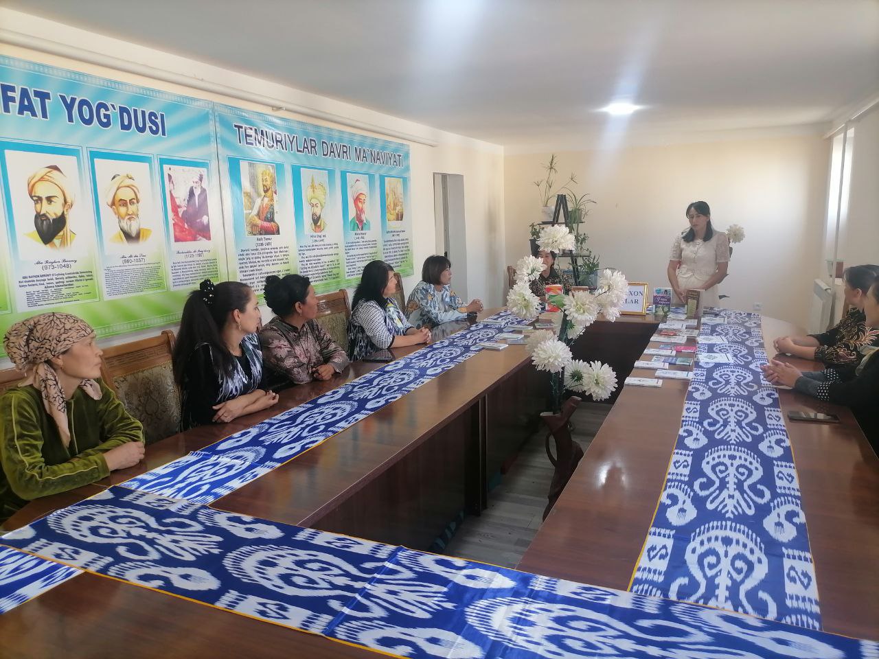 "Kitobxon onalar kuni" nomli davra suhbati